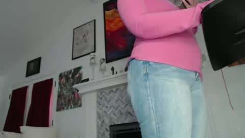 Aurora Willows online show from February 2025 07:19:02 PM