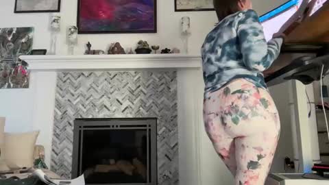 Aurora Willows online show from February 2025 11:15:01 PM