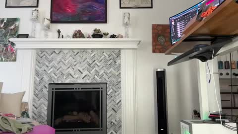 Aurora Willows online show from March 2025 02:21:02 PM