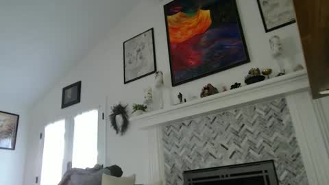 Aurora Willows online show from October 2025 03:01:02 PM