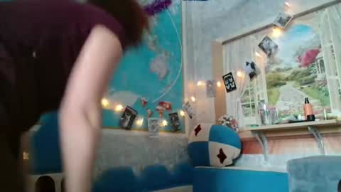 12ennie online show from February 2026 08:18:02 AM