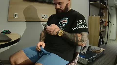 19andre90 online show from November 2025 07:41:02 PM