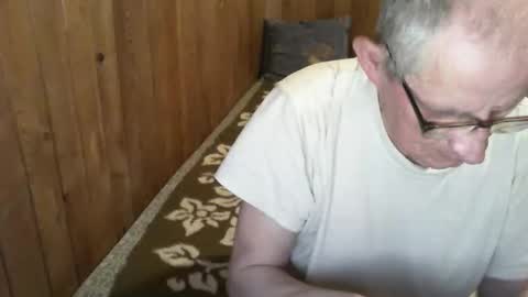 19georg54 online show from April 2026 07:00:01 PM