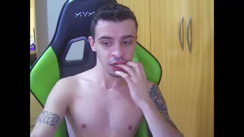 Snapshot of 1good_vibes1 chatting on August 2026 06:44:01 PM 1good_vibes1 online show from August 2026 06:44:01 PM
