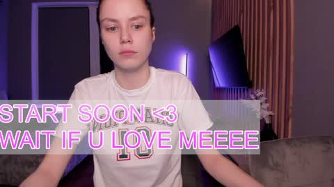 Lily 3 online show from May 2026 05:51:01 PM