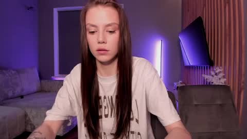 Lily 3 online show from May 2026 10:04:02 PM