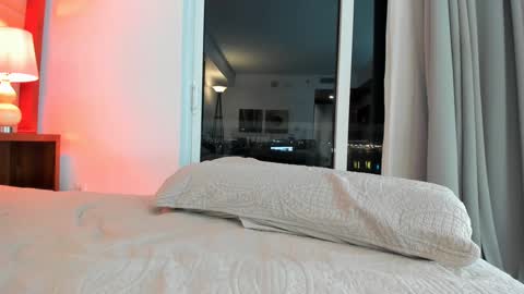 Onna online show from December 2024 03:53:01 AM