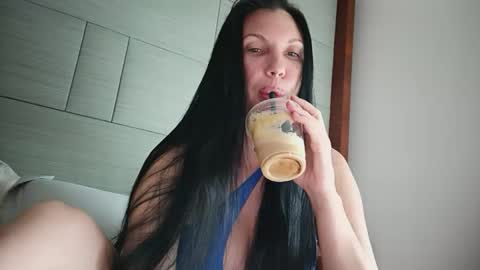 Snapshot of 1lovely1 chatting on June 2026 03:25:02 PM Onna online show from June 2026 03:25:02 PM