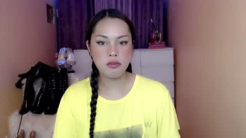 Snapshot of 1miracle_tranny chatting on June 2026 07:00:01 AM 1miracle_tranny online show from June 2026 07:00:01 AM