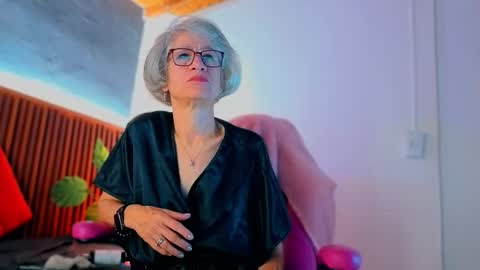 Snapshot of 1miss_monserrate chatting on February 2026 12:32:02 PM Miss Monserrate online show from February 2026 12:32:02 PM