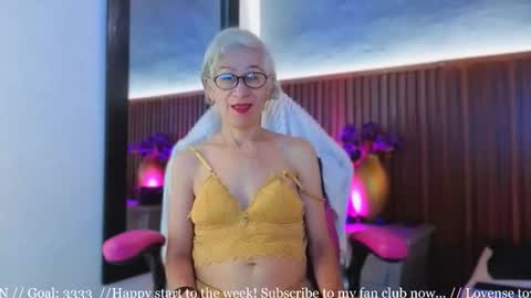 Snapshot of 1miss_monserrate chatting on February 2026 01:22:02 PM Miss Monserrate online show from February 2026 01:22:02 PM