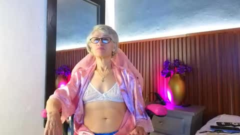 Snapshot of 1miss_monserrate chatting on February 2026 01:31:02 PM Miss Monserrate online show from February 2026 01:31:02 PM