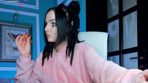 Moona  online show from January 2025 11:03:02 AM