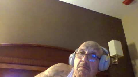 TheShyOne18 online show from April 2026 10:43:02 AM