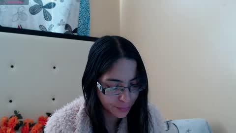paola online show from April 2026 07:18:02 PM