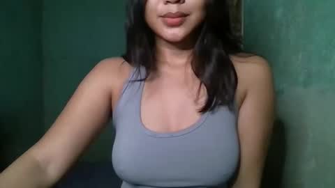 Snapshot of 1smile4u chatting on November 2025 08:23:02 AM 1smile4u online show from November 2025 08:23:02 AM