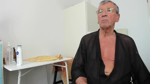 Snapshot of 200gentleman chatting on May 2026 10:53:01 AM Henk online show from May 2026 10:53:01 AM