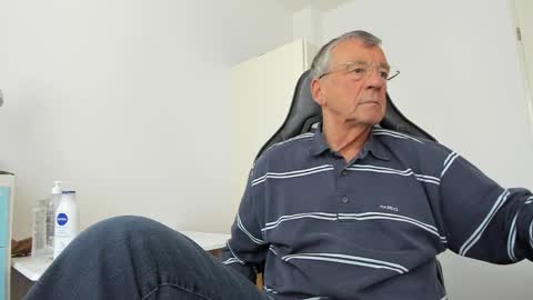 Snapshot of 200gentleman chatting on May 2026 11:40:02 AM Henk online show from May 2026 11:40:02 AM