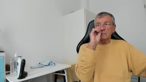 Snapshot of 200gentleman chatting on May 2026 01:50:01 PM Henk online show from May 2026 01:50:01 PM