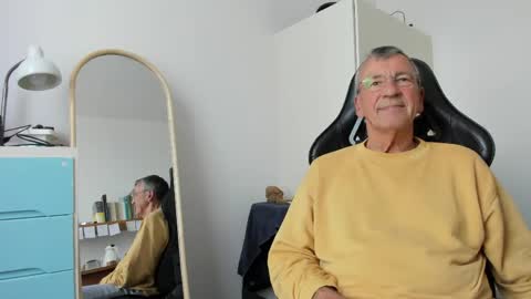 Snapshot of 200gentleman chatting on June 2026 04:00:02 PM Henk online show from June 2026 04:00:02 PM