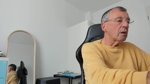 Snapshot of 200gentleman chatting on June 2026 01:31:02 PM Henk online show from June 2026 01:31:02 PM