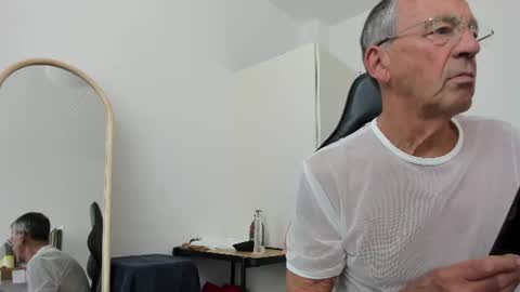 Snapshot of 200gentleman chatting on July 2026 12:45:01 PM Henk online show from July 2026 12:45:01 PM