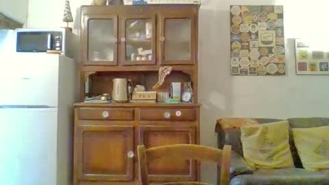 22esserre online show from November 2025 12:48:01 PM