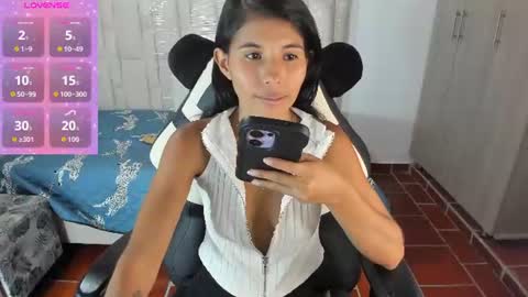 Snapshot of 25_dulce chatting on July 2026 12:52:02 AM 25 Dilce online show from July 2026 12:52:02 AM