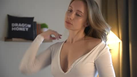 Snapshot of 2girls_1dream chatting on June 2026 06:30:01 AM Elley online show from June 2026 06:30:01 AM