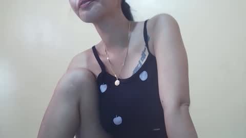 Snapshot of 2pinaybeauty chatting on November 2025 07:51:01 AM 2pinaybeauty online show from November 2025 07:51:01 AM