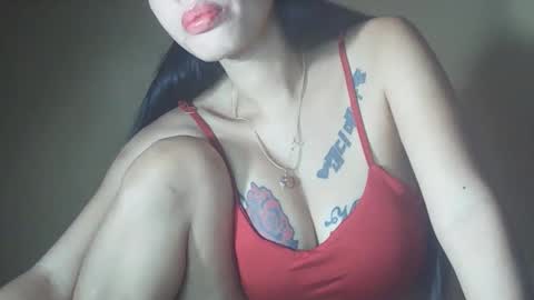 Snapshot of 2pinaybeauty chatting on November 2025 10:42:02 PM 2pinaybeauty online show from November 2025 10:42:02 PM