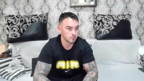 2sexymuscles online show from November 2025 10:41:02 PM