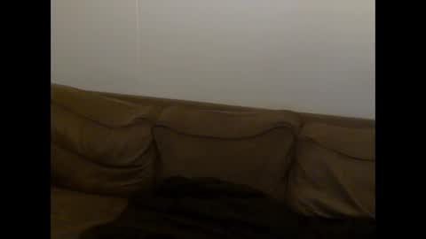 2small4you83 online show from December 2025 03:56:01 AM