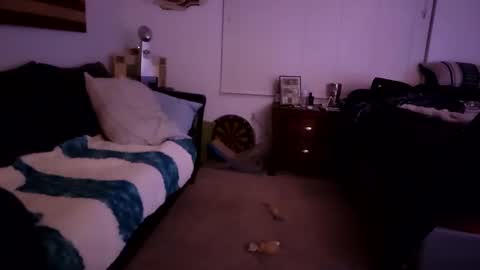 Snapshot of 2stroke82 chatting on November 2025 09:00:02 AM 2stroke82 online show from November 2025 09:00:02 AM