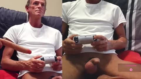 2tiredoftoys online show from May 2026 09:45:01 PM