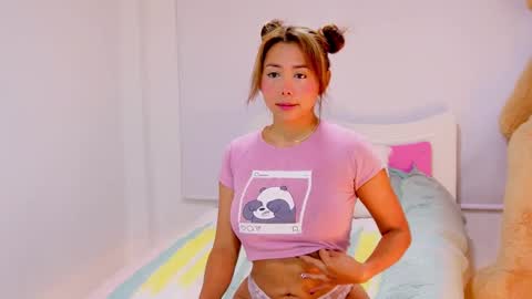 independent model online show from February 2025 09:49:01 AM