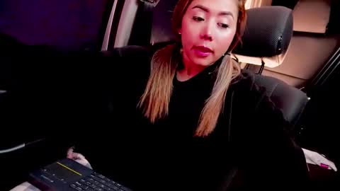 independent model online show from October 2025 11:21:02 AM