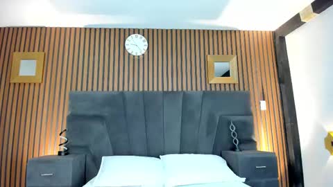 3X NAXAA online show from October 2025 01:25:02 PM