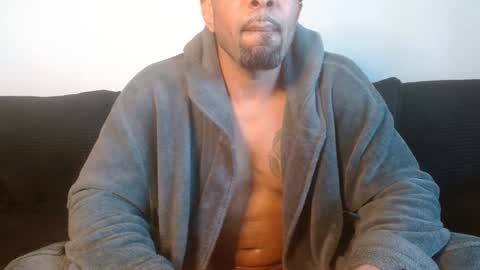 420flyguy online show from December 2024 08:39:01 PM