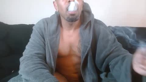 420flyguy online show from December 2024 07:48:02 PM