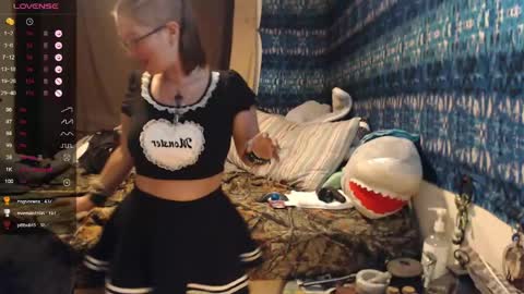 420stonerchick online show from May 2026 01:28:01 PM