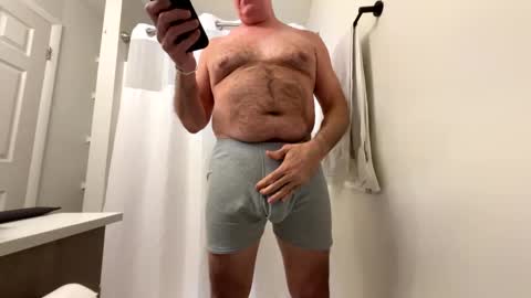 Snapshot of 50plusbeachbum chatting on January 2025 03:37:01 AM 50plusbeachbumm online show from January 2025 03:37:01 AM