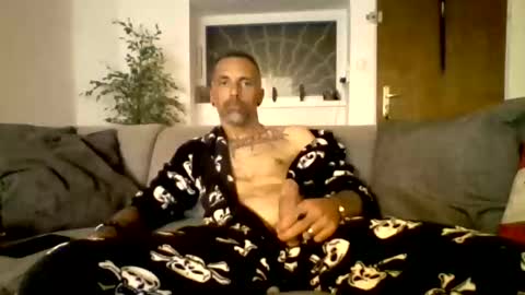 Num online show from November 2025 07:58:01 PM