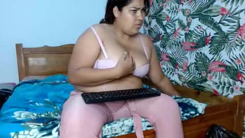 Snapshot of 69smallstar chatting on February 2026 12:27:01 PM star online show from February 2026 12:27:01 PM