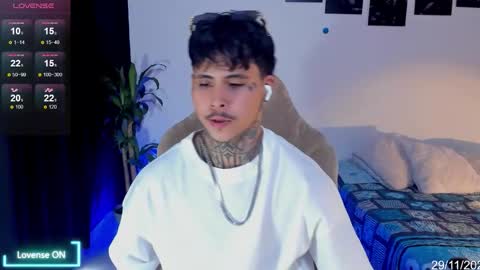 Stefan online show from November 2025 09:18:01 PM