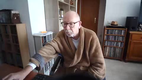  Papi  online show from December 2025 11:17:02 AM