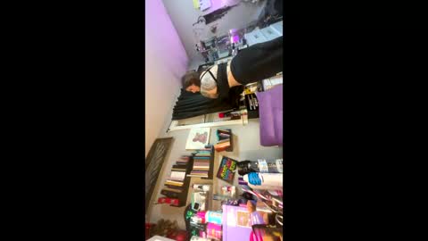 That girl online show from December 2025 04:31:02 AM