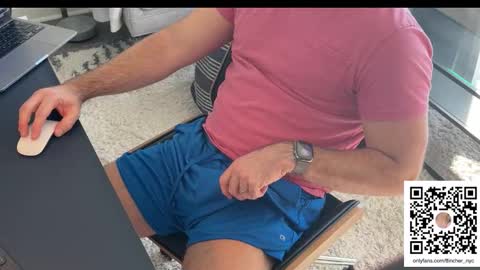 Snapshot of 8inchernyc chatting on December 2025 04:05:01 PM 8incher NYC online show from December 2025 04:05:01 PM