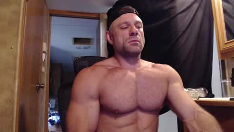 Snapshot of 9fat_inches chatting on September 2025 02:50:01 PM 9 fat inches online show from September 2025 02:50:01 PM