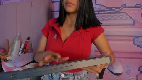 Alice  online show from October 2025 02:33:01 AM